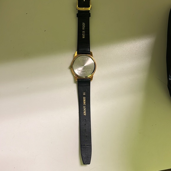 Vintage Disney world 25 years watch - Picture 3 of 5